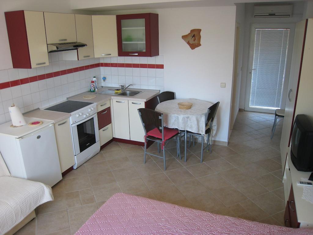 Apartments Mediterranean Sundance Vodice Ruang foto