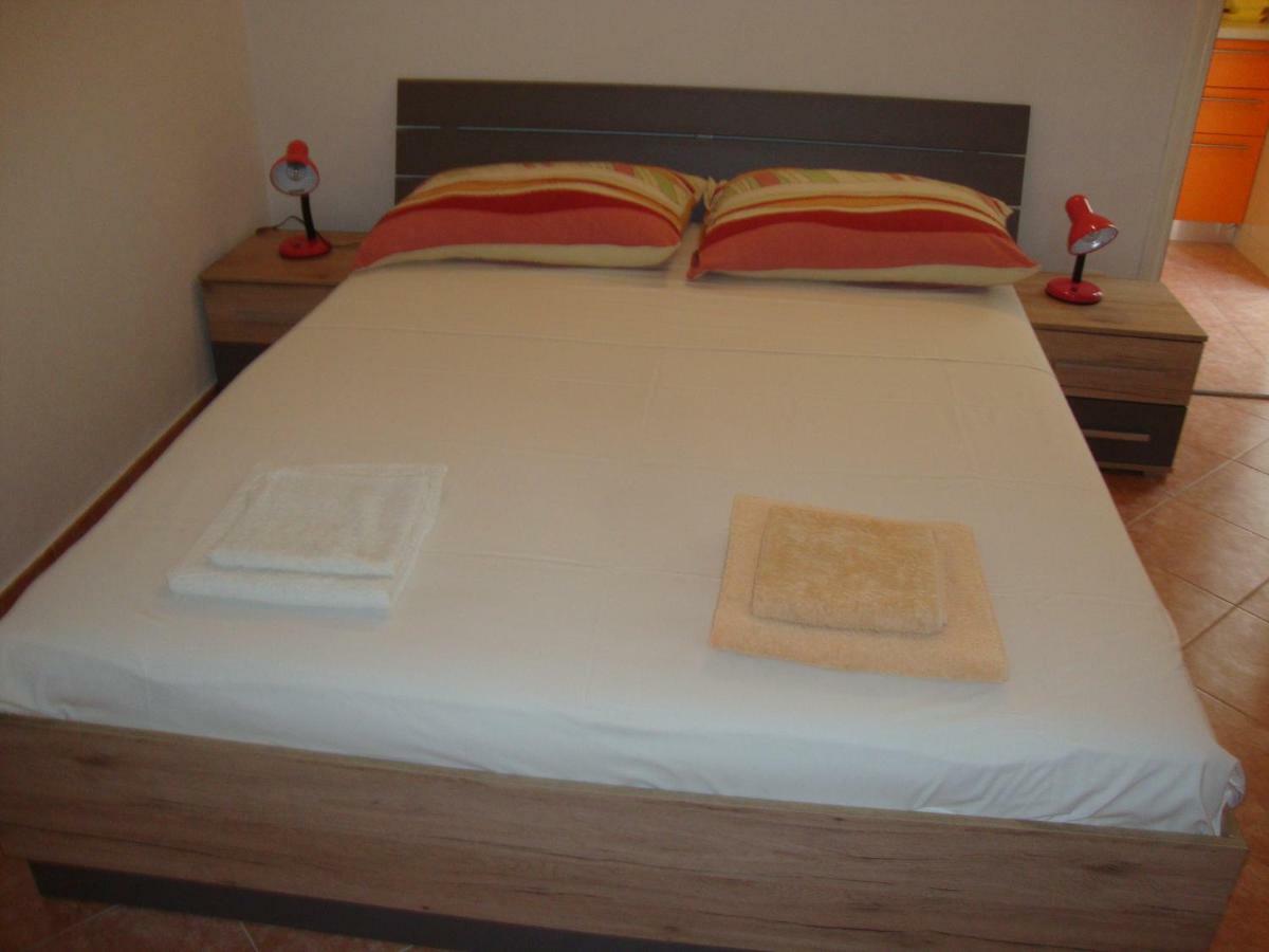 Apartments Mediterranean Sundance Vodice Bagian luar foto